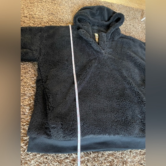 Fuzzy Pullover - Picture 6 of 7